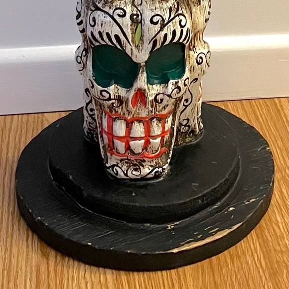 Handcrafted Indonesian Skull Pedestal Table - Picture 14 of 17